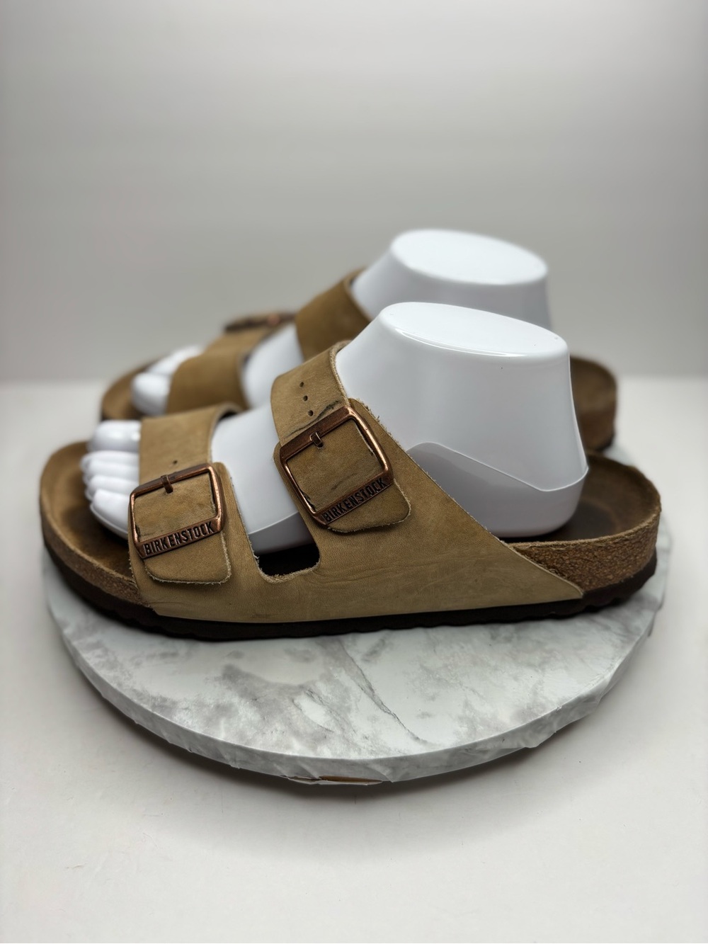Size 41 Eur-Birkenstock Arizona sandals light brown adjustable straps